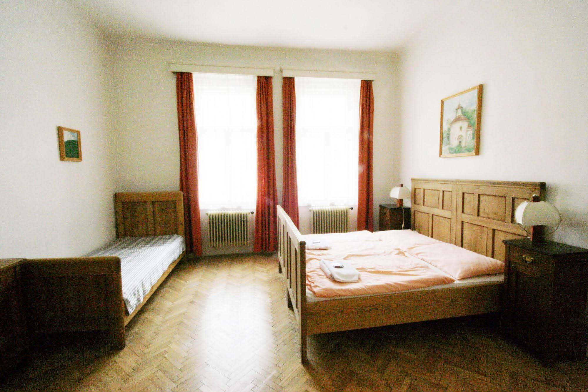Residence Kralovsky Vinohrad Prága Kültér fotó